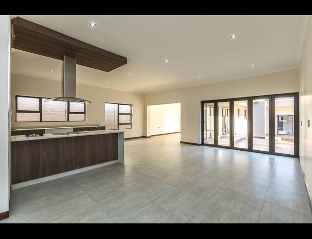 4 BEDROOM FREESTANDING SOLD IN PARKVIEW